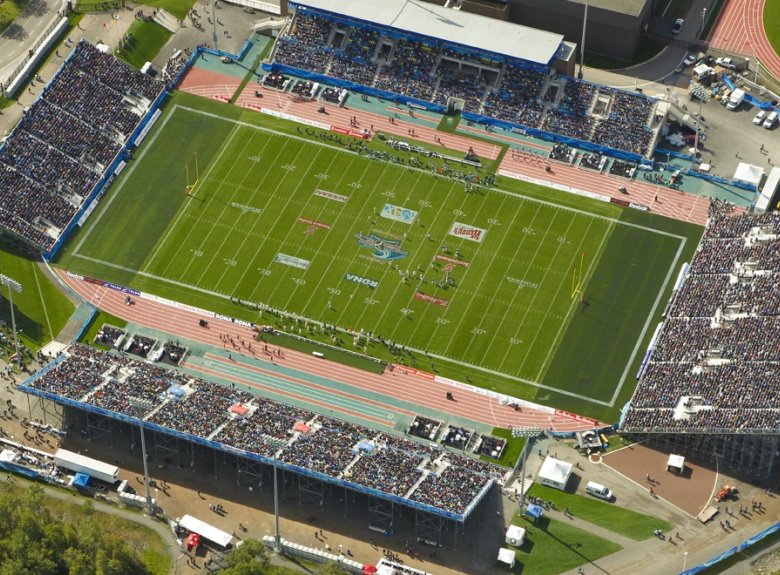 Moncton Stadium, Football