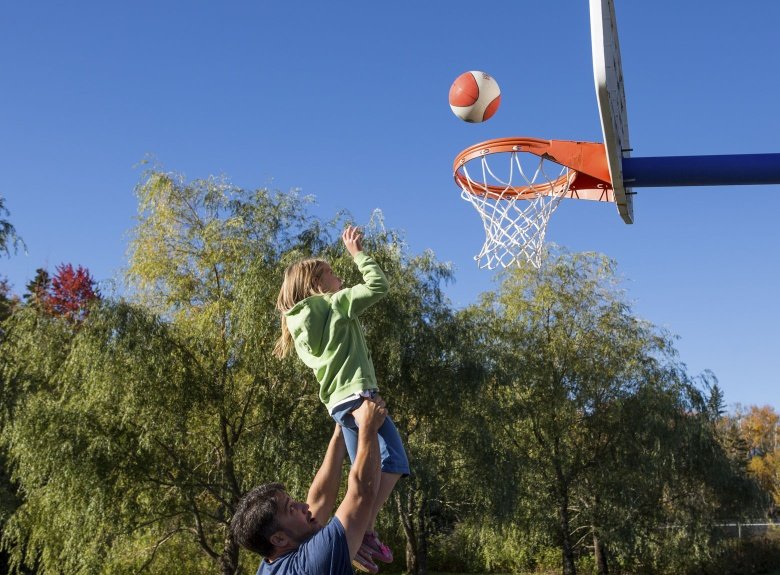 BASKETBALL