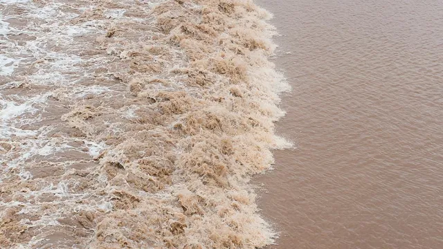 City of Moncton Tidal Bore, Riverfront Park, Petitcodiac River