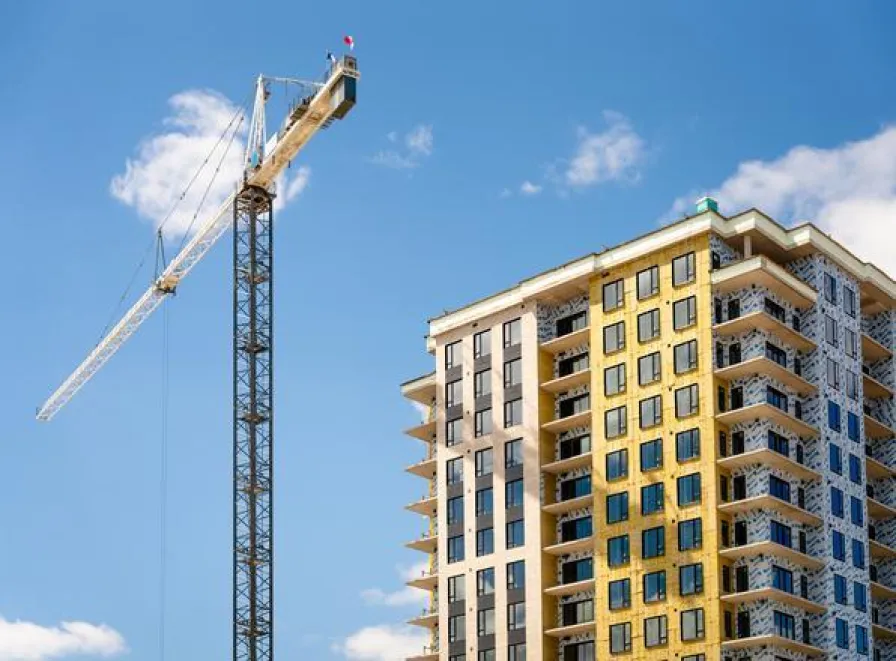 Apartment buidling in construction